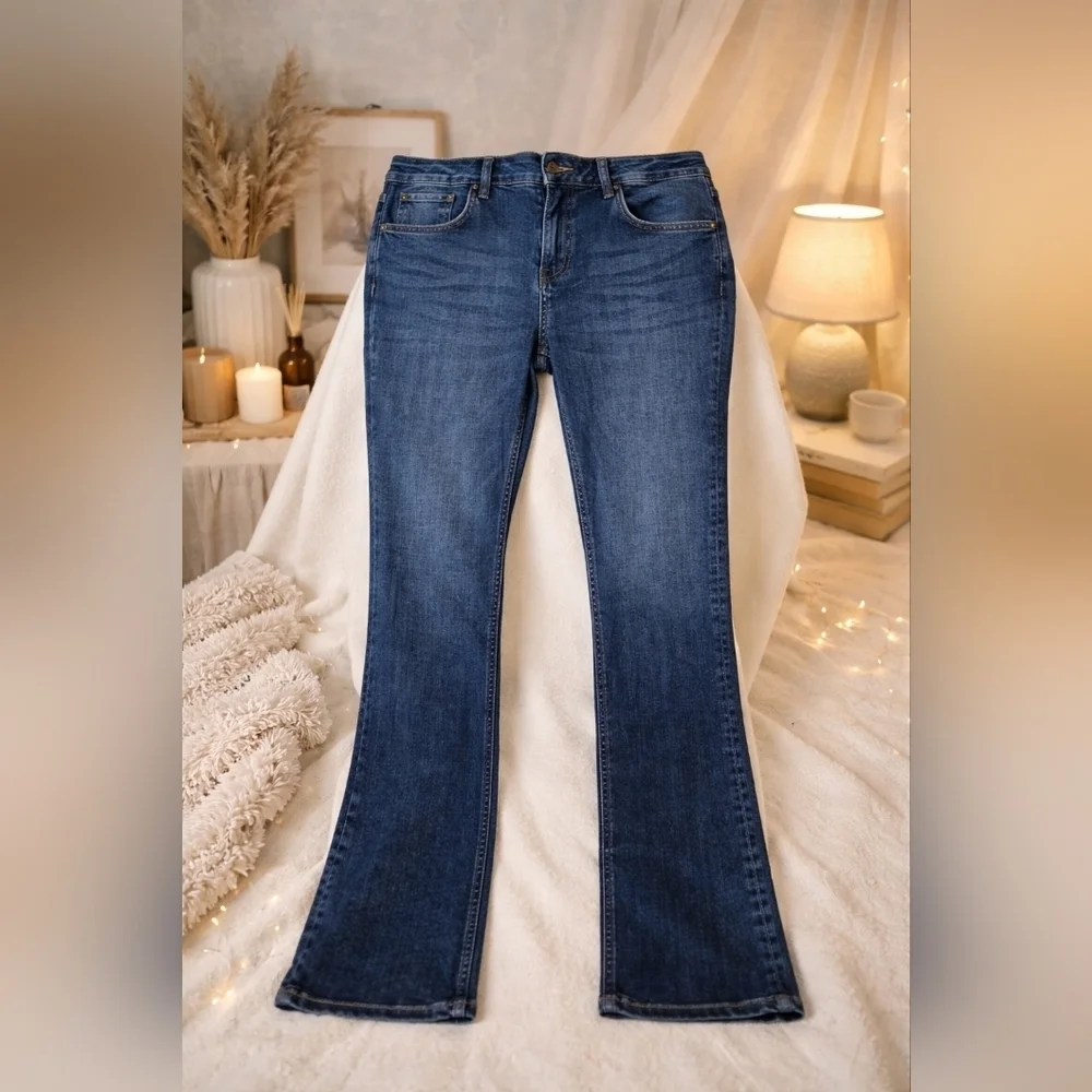 ZARA Women’s Blue Jeans Size 8 US / EU 40 Medium Wash Denim